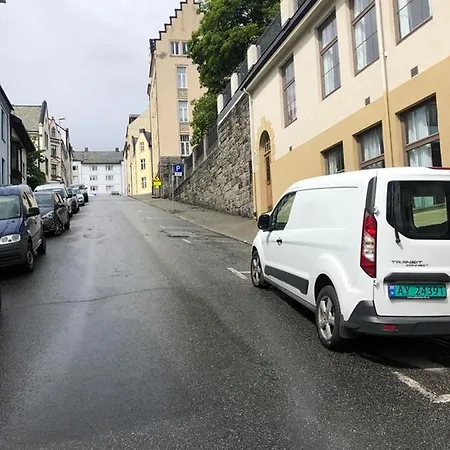 בית אירוח Kirkegata 4