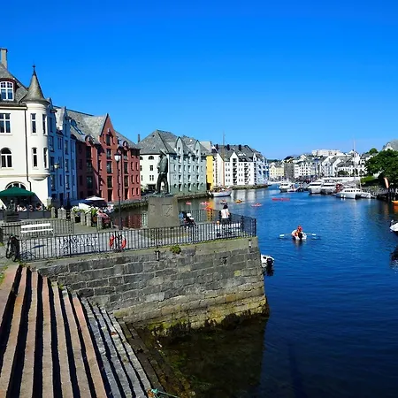 בית אירוח Kirkegata 4 *